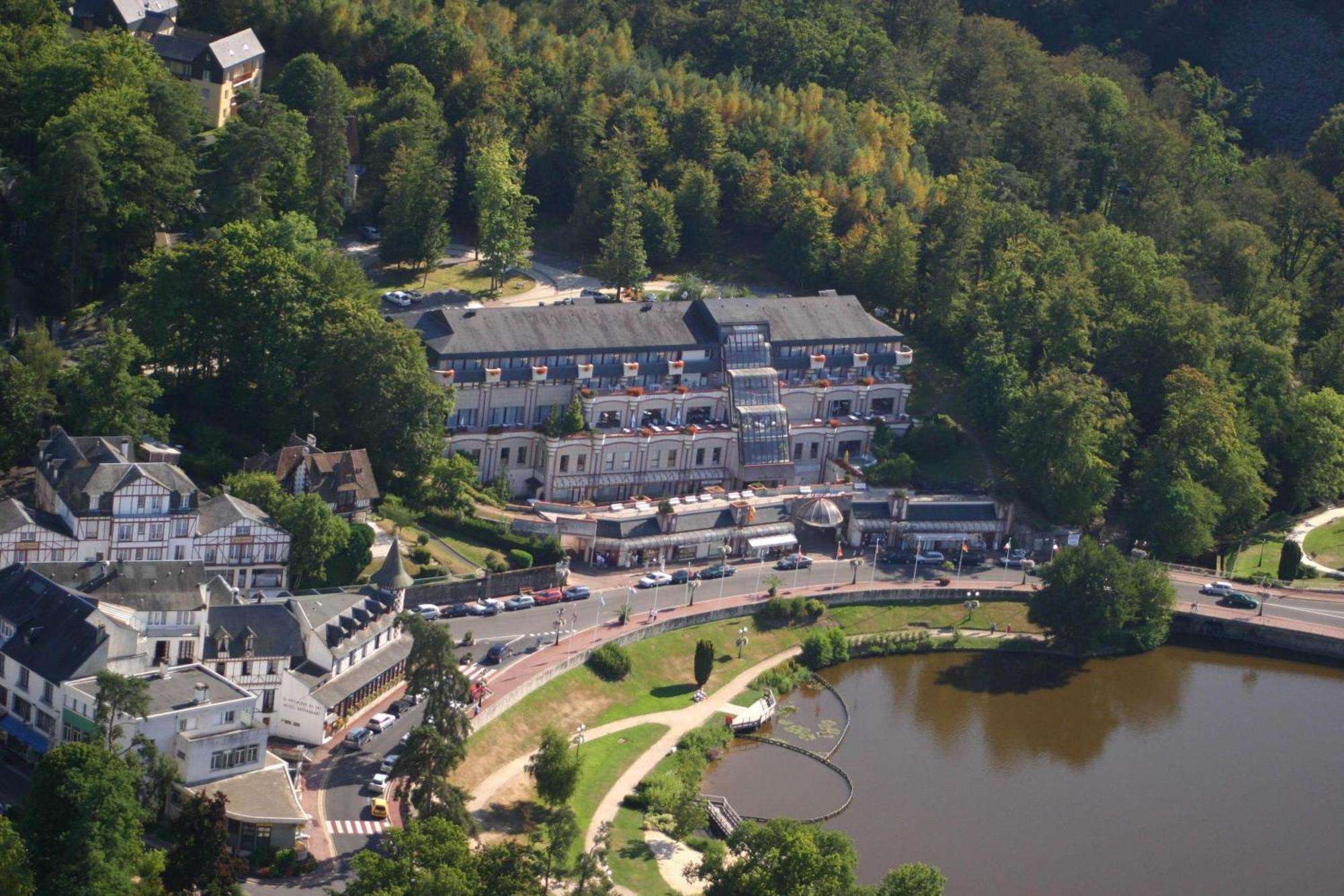 Hotel Spa Du Beryl Bagnoles de l'Orne Normandie Exterior photo
